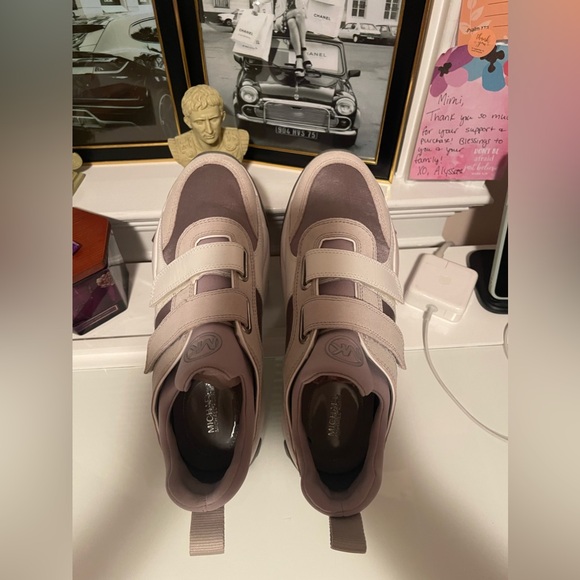 Brand new Authentic Micheal kors sneakers size 9 ❤️❤️ - Picture 5 of 8